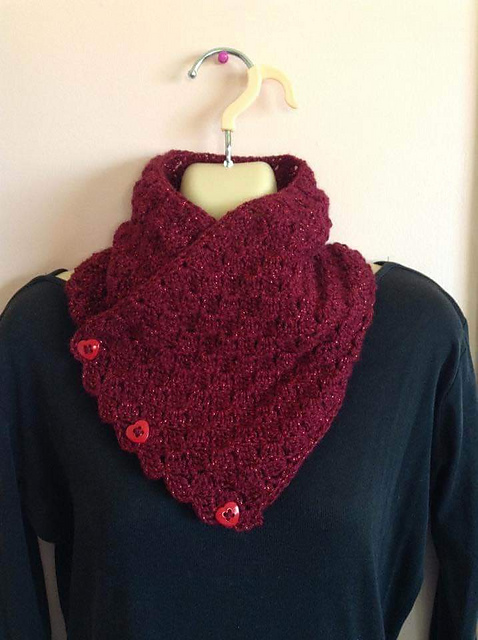 Elegant cowl