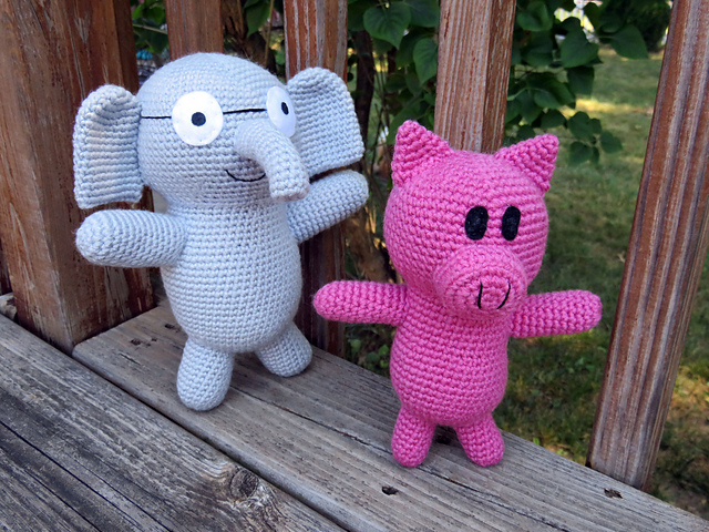 Elephant and Piggie crochet pattern by Kristel Koevenig
