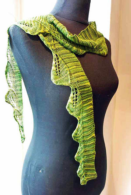 Lehtiköynnöshuivi/Vine Scarf
