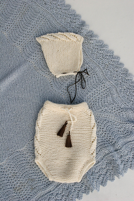 Garter leaves set / Bladrillelue - og bukse