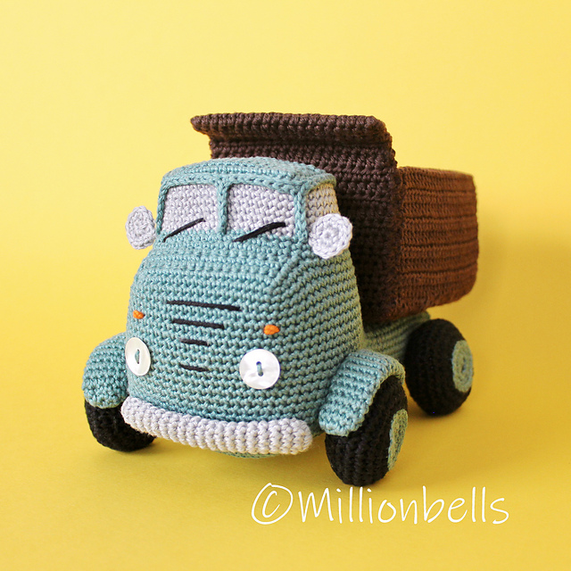 Classic Dump Truck Amigurumi