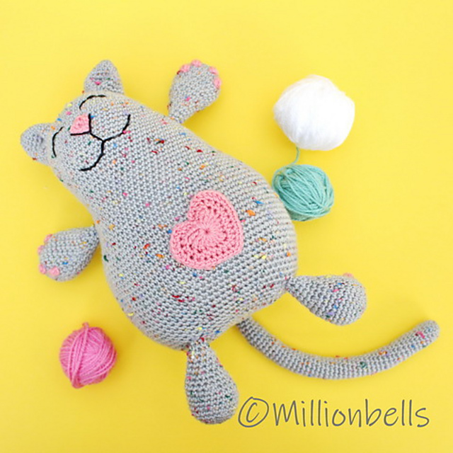 Amigurumi Lazy Kitten Cat Plush