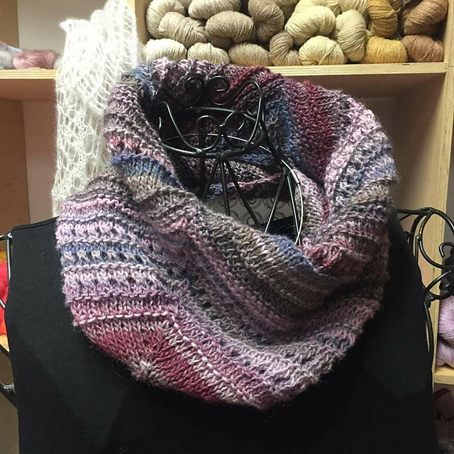 Colorways 3 - Cowl
