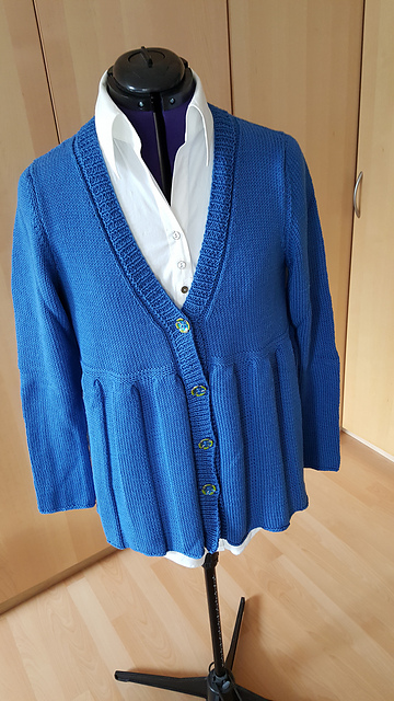 # 04 Longjacke mit Falten