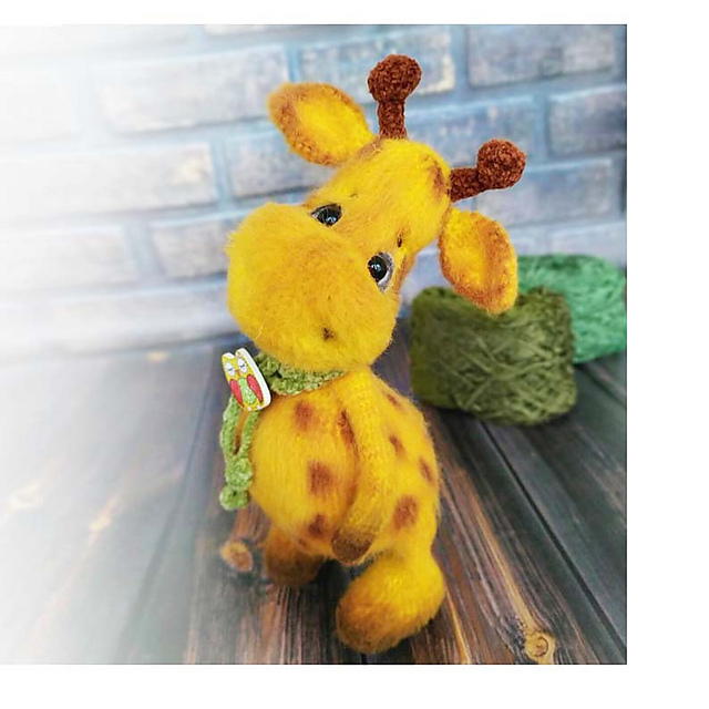 Giraffe miniature toy