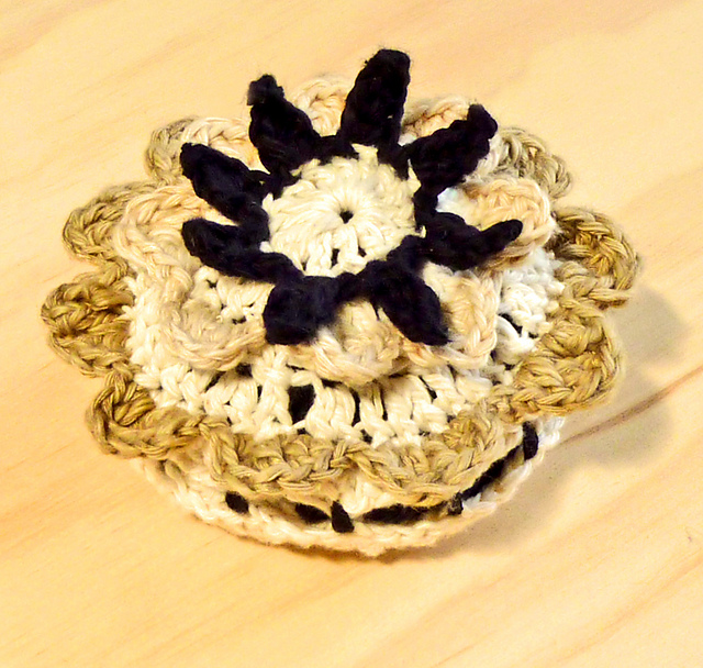Crocheted Flower Pocket Market Bag