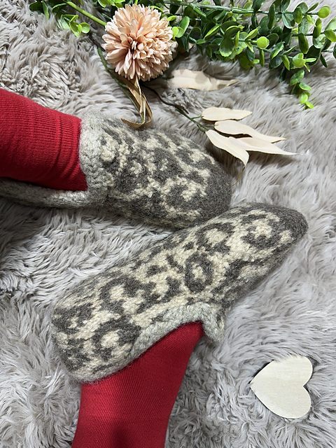 Leo Slippers