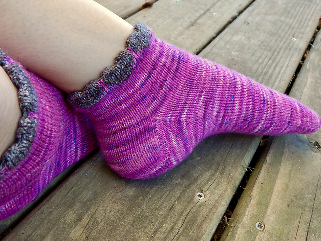 Love Goes Round Socks