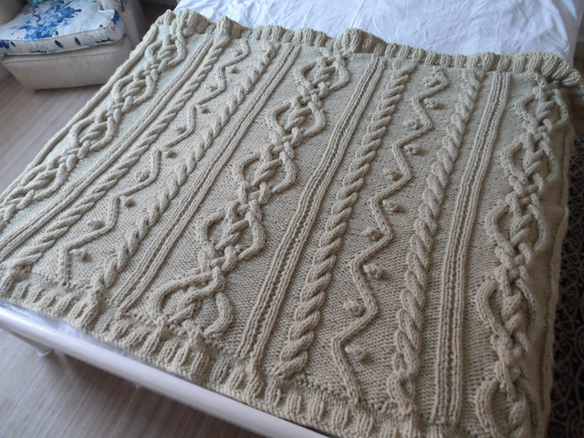 Cabled Throw