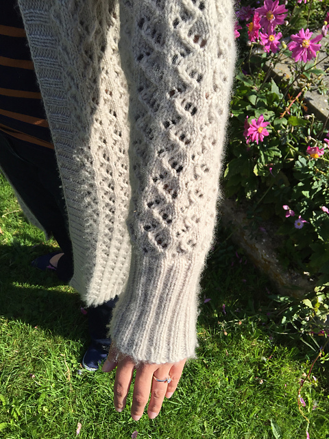 Zigzag eyelet cardigan