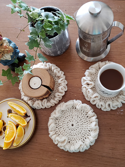 Ravelry: Ruffle Coasters pattern by Melissa Fowler