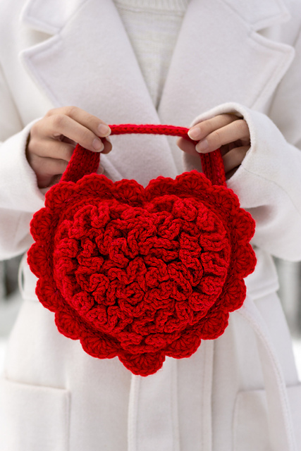 Sweetheart Crochet Clutch