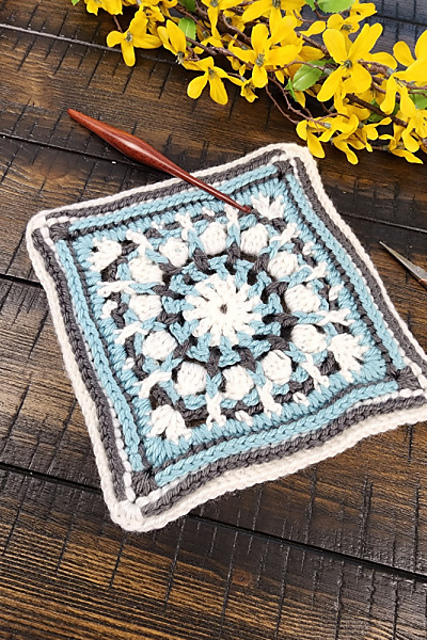 Audrey Circle in A Square