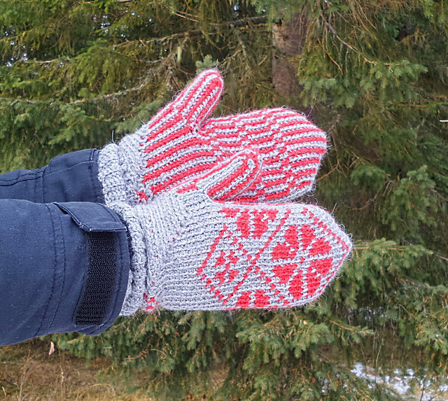 Dahlia mittens