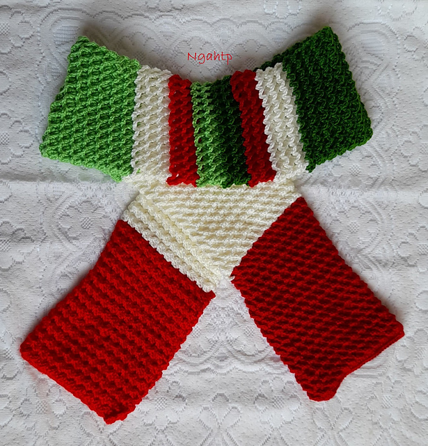 Simple Christmas scarf