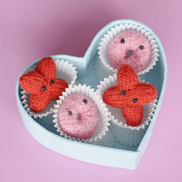Tiny Hugs + Kisses