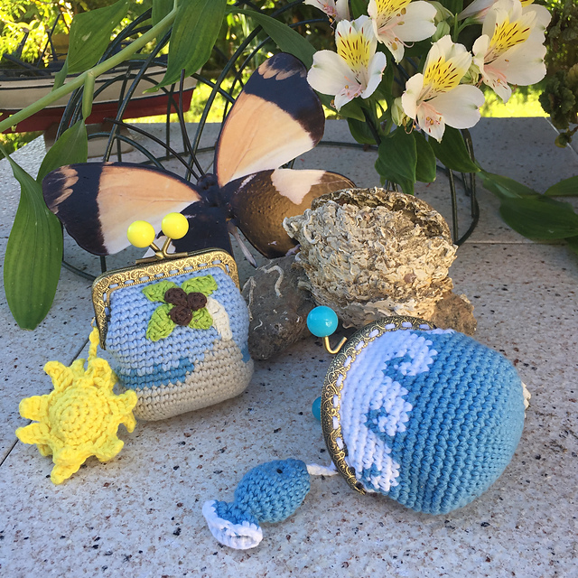2 purses summer