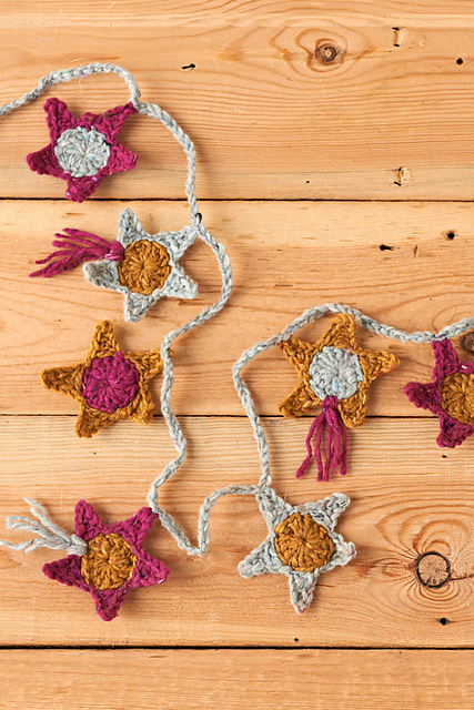 How to make a crochet star garland