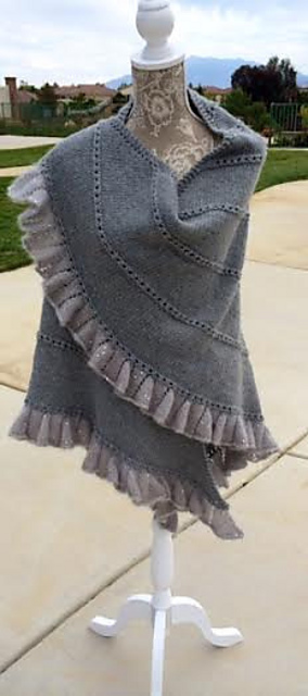 The Champagne Run Shawl