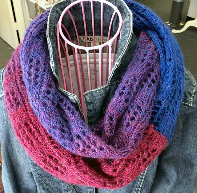 Yarnshines Through Cowl