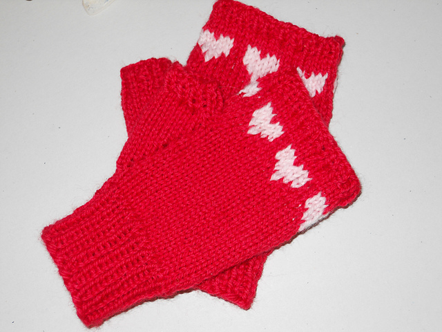 Hearts Abound Fingerless Mittens