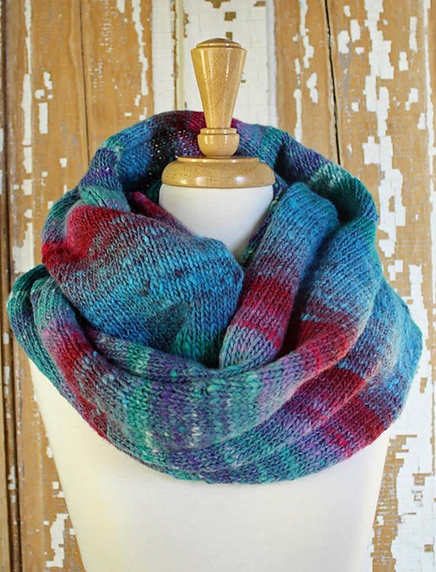 Kureopatora Infinity Cowl