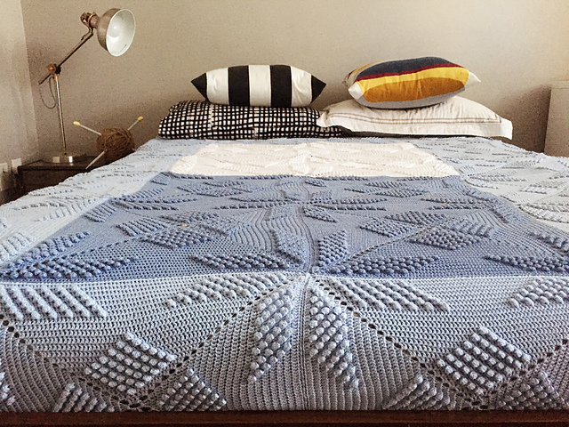 Popcorn Square Bedspread No. 552