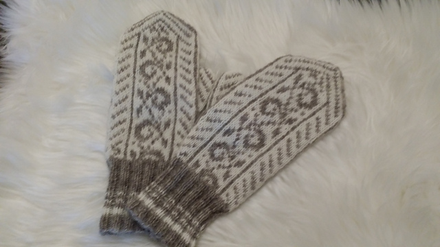 82-1266  Mittens pattern 2