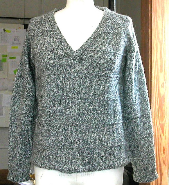 Raglan with cables