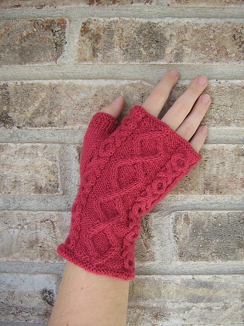 Cabled Fingerless Mitts