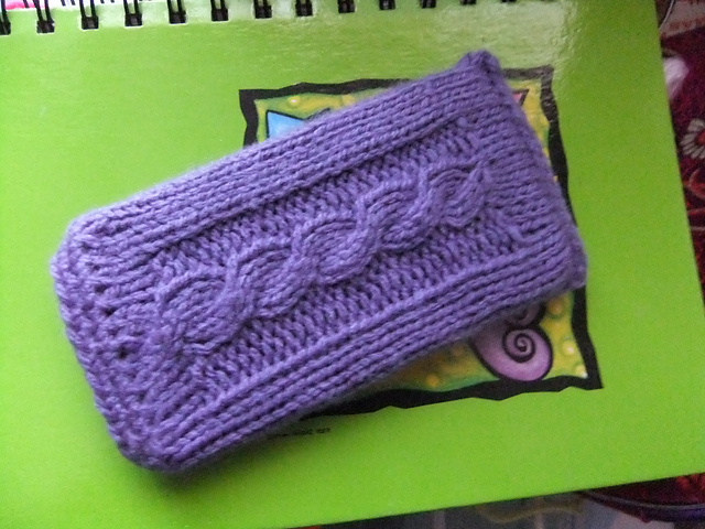 Knitted Cable iPhone Cover