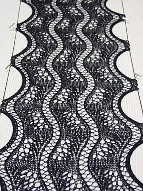 Extra Wavy Shawl