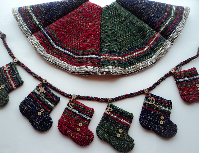 Stocking Garland Tree Skirt
