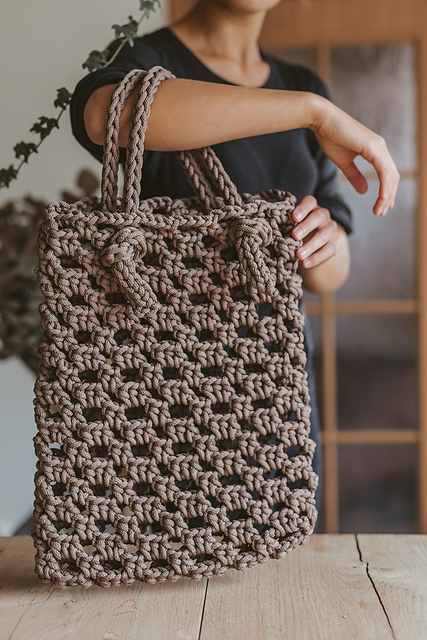 Stylist brown tote bag