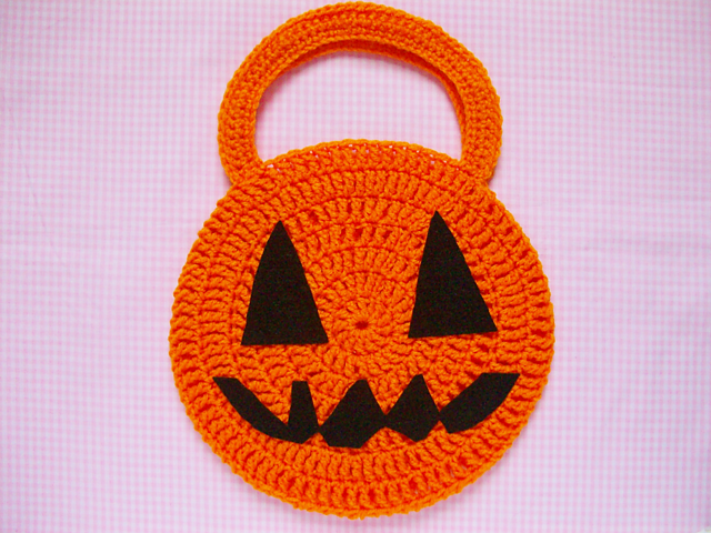 Crocheted Trick-Or-Treating Bag