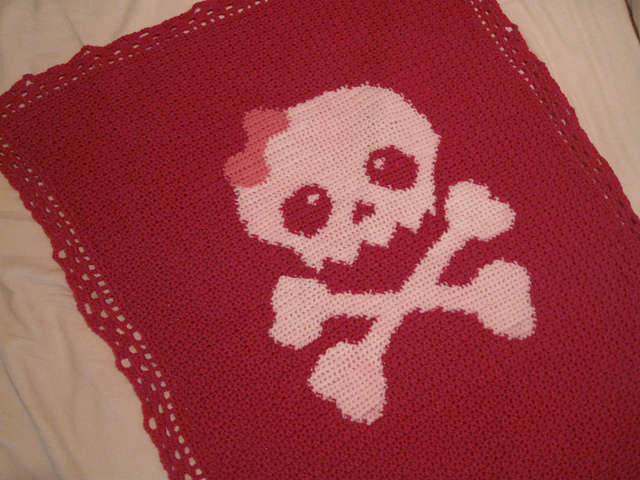 Skull with pink bow afghan pattern