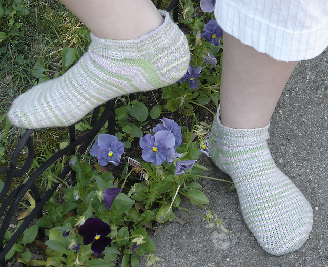 Little Pansy Socks