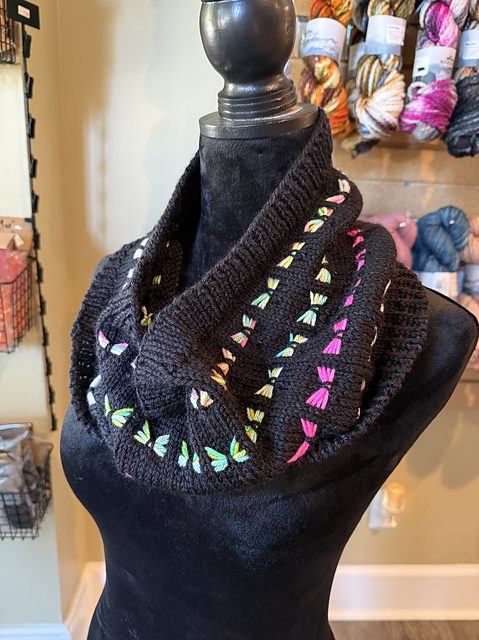 Flutterby Cowl