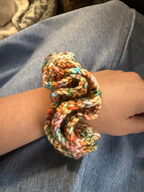 The Market Scrunchie