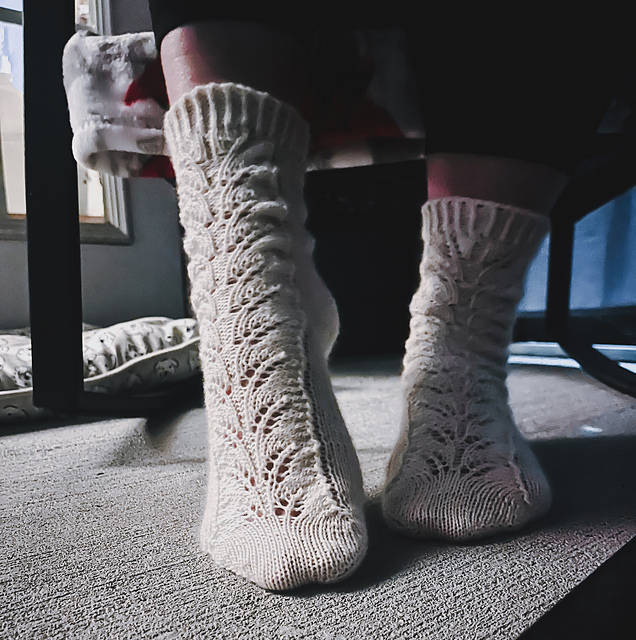 Fallen Leaves Lacy Socks