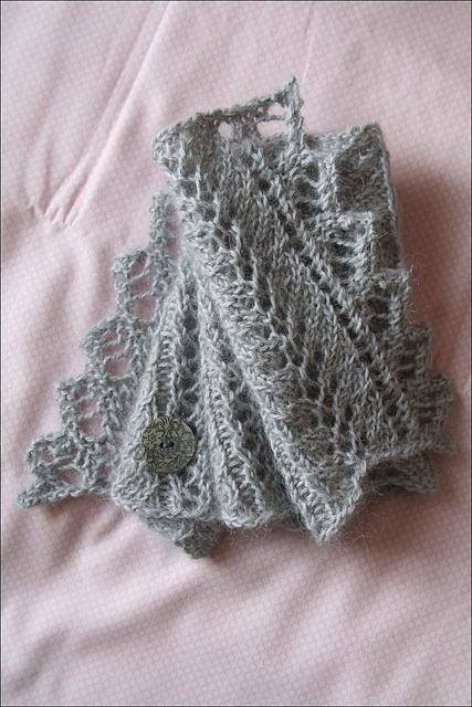 Western Lace Cowl