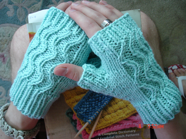 Rivulet Mitts