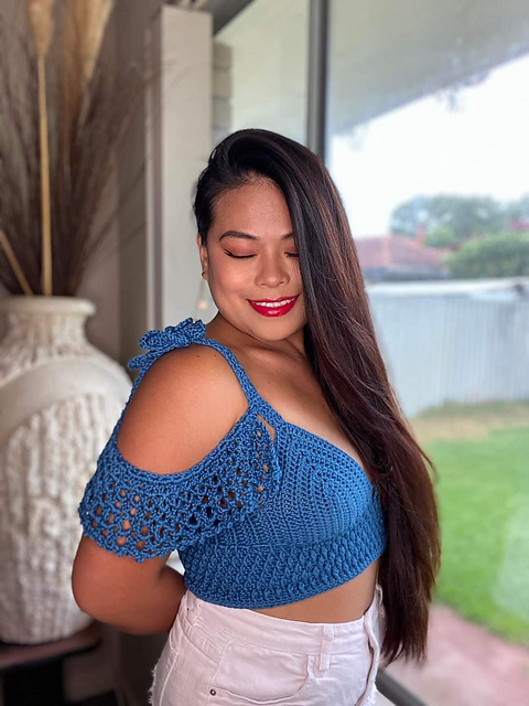 Anna Cold Shoulders Top