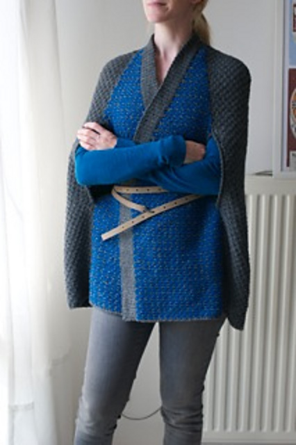 Modell Seite 67, Cape mit Perl-/Webmuster