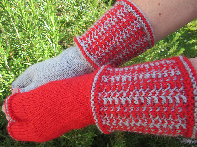 A Touch of Pizzazz Mitts