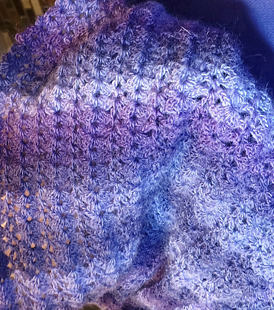 Shells and V Stitches Lace Scarf
