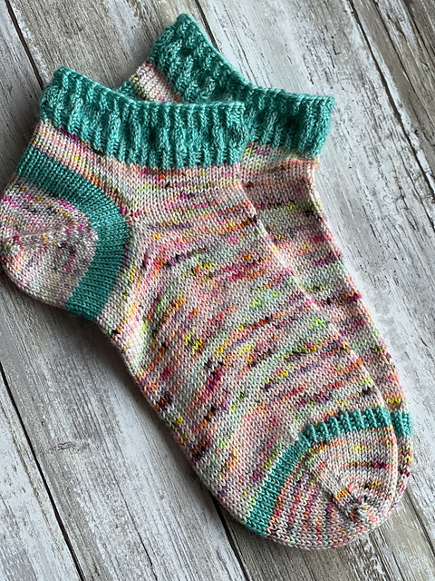 Ruffle Cuff Shorty Socks