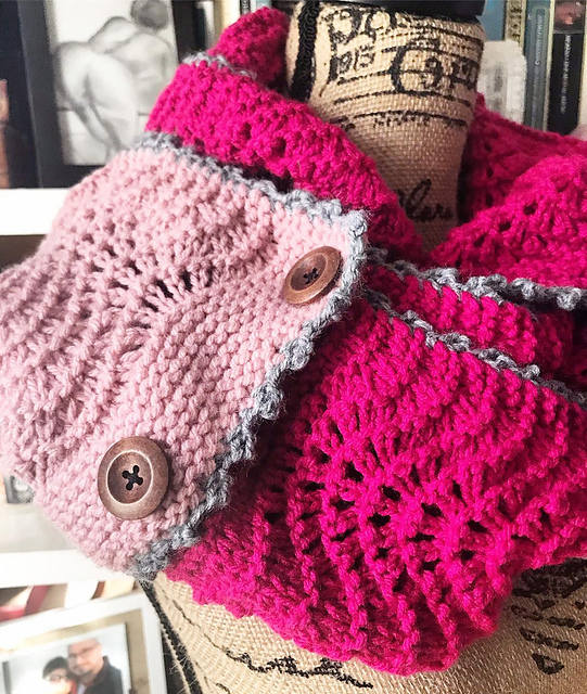 Feather & Fan Mega Cowl