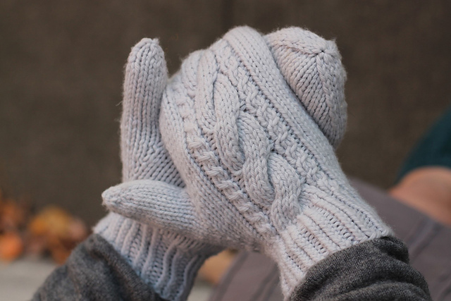 Winter Cheer Mitts