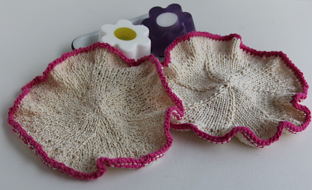 Ruffle Washcloth